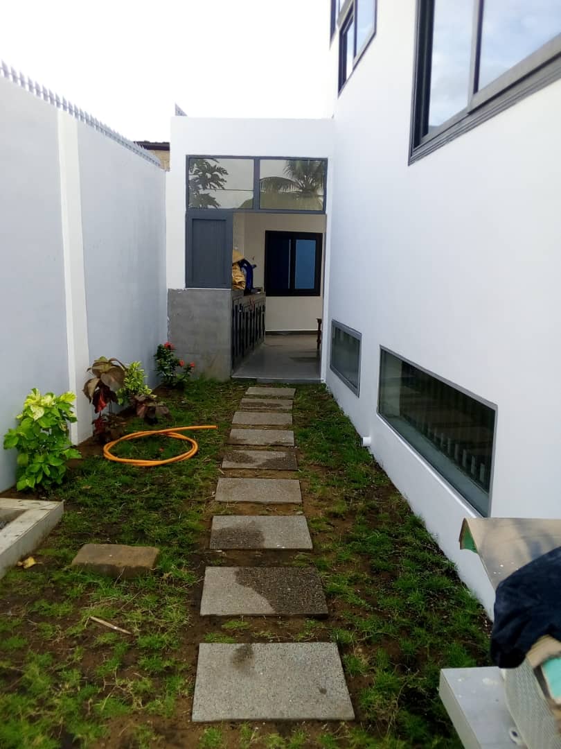 N° 4423 :
                            Villa à vendre , Baguida, Lome, Togo : 400 000  000 XOF/vie