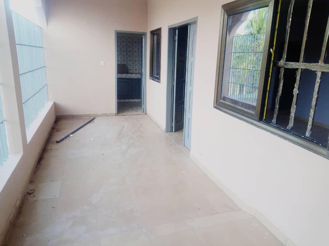 N° 4587 :
                            Appartement à louer , Entreprise de l'union, Lome, Togo : 90 000 XOF/mois