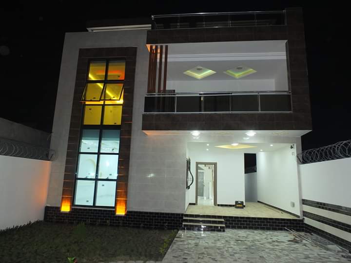 N° 4488 :
                            Villa à vendre , Agoe, Lome, Togo : 120 000  000 XOF/vie