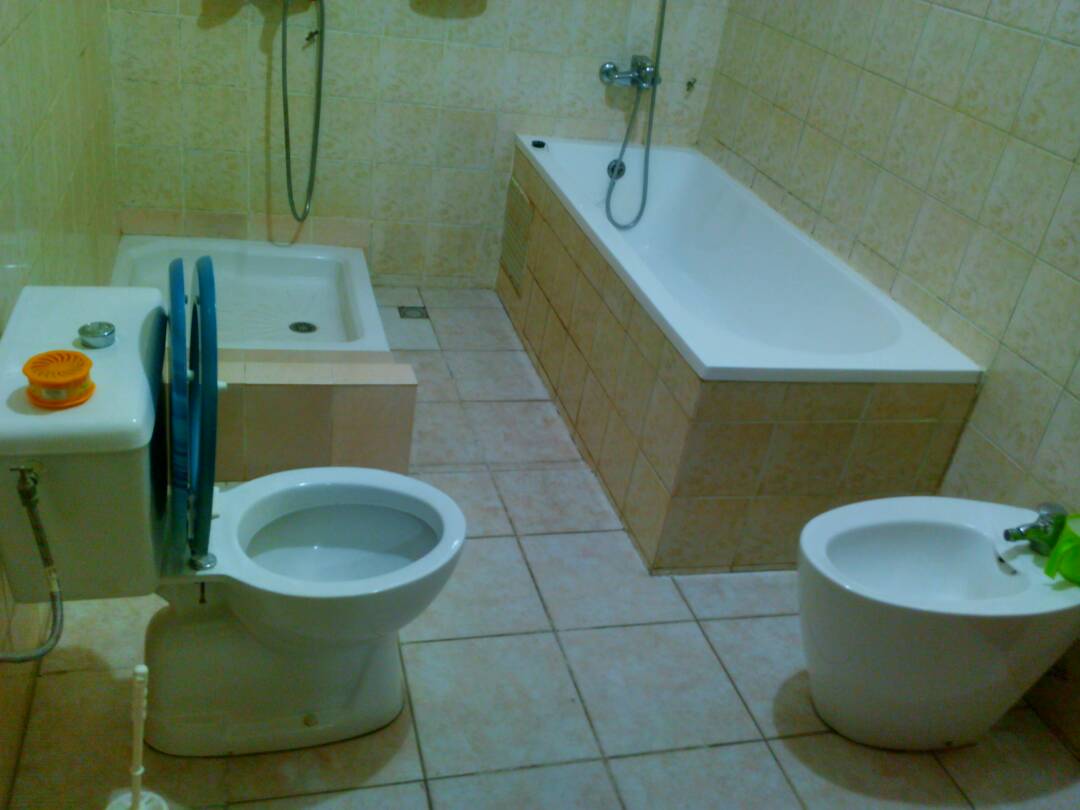 N° 4351 :
                            Appartement meublé à louer , Avepozo , Lome, Togo : 300 000 XOF/mois