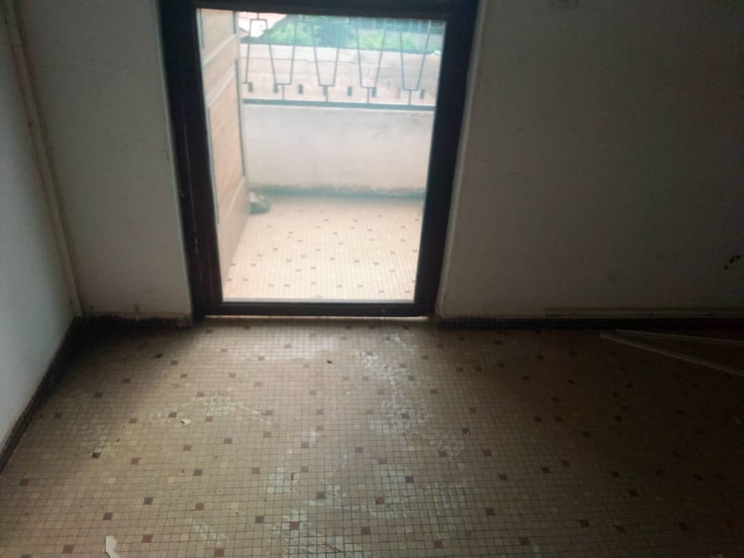 N° 5215 :
                            Villa à louer , Tokoin, Lome, Togo : 150 000 XOF/mois