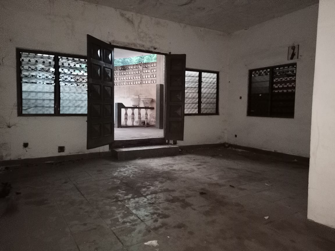 N° 5275 :
                            Villa à vendre , Klikame, Lome, Togo : 15 000  000 XOF/vie