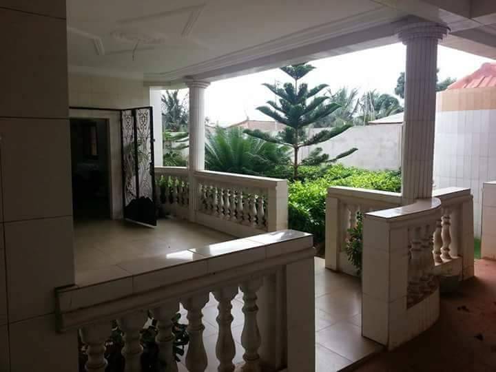 N° 4380 :
                            Villa à vendre , Agoe, Lome, Togo : 70 000  000 XOF/vie