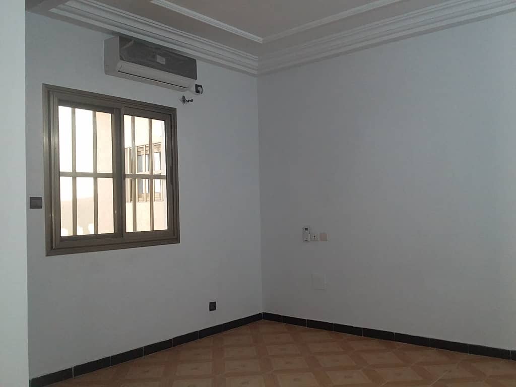 N° 4435 :
                            Villa à louer , Tokoin hopital, Lome, Togo : 400 000 XOF/mois