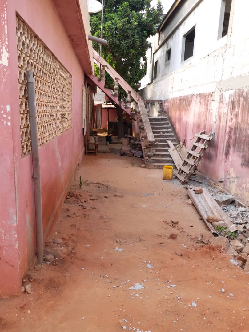 N° 4431 :
                            Villa à vendre , Hedzranawoe, Lome, Togo : 50 000  000 XOF/vie