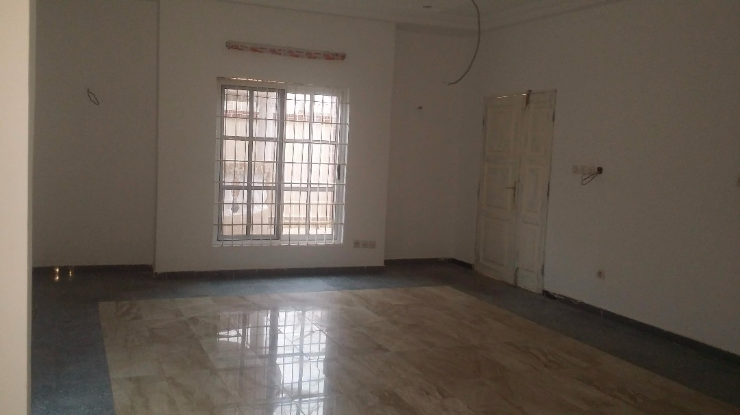 N° 4543 :
                            Villa à vendre , Agoe, Lome, Togo : 150 000  000 XOF/vie