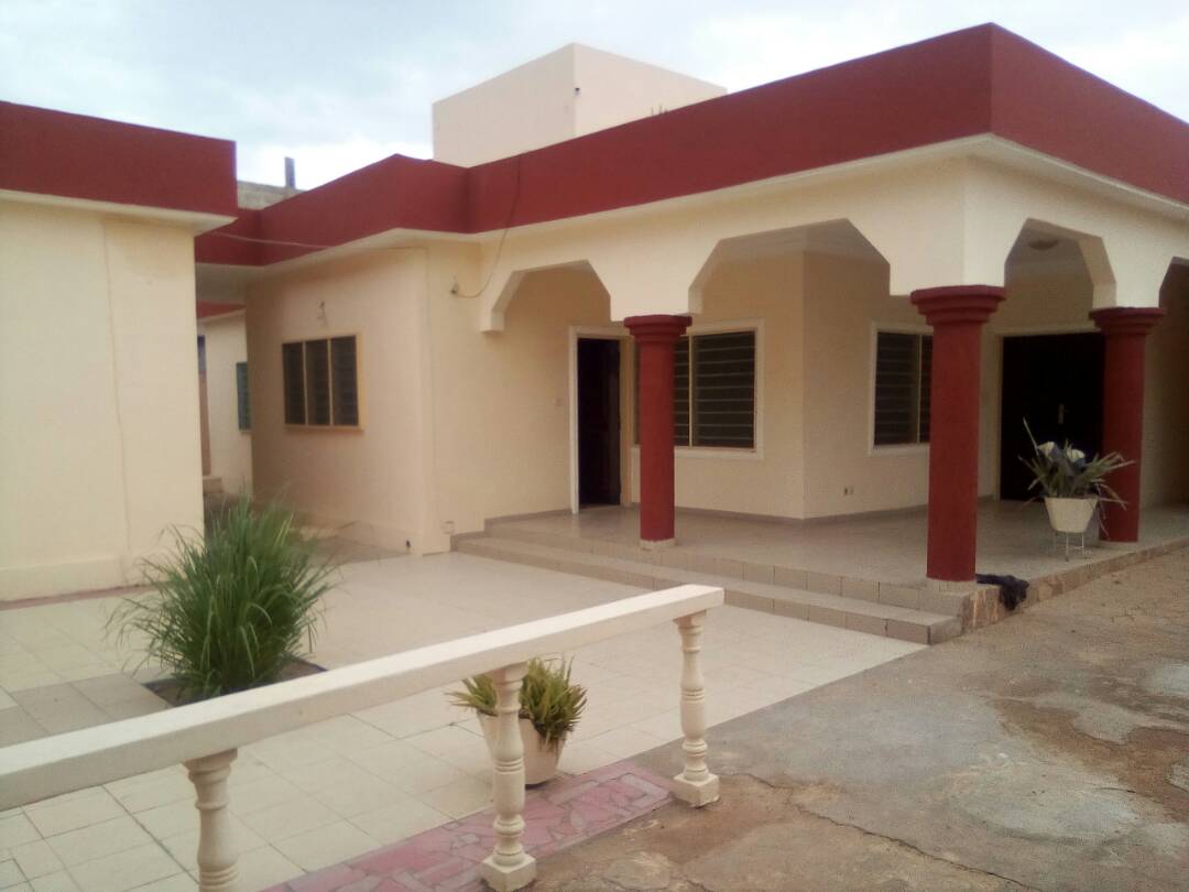 N° 4307 :
                            Villa à louer , Adidogome, Lome, Togo : 160 000 XOF/mois