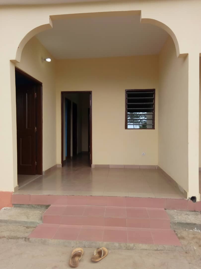 N° 4323 :
                            Chambre à louer , Adidogome, Lome, Togo : 20 000 XOF/mois