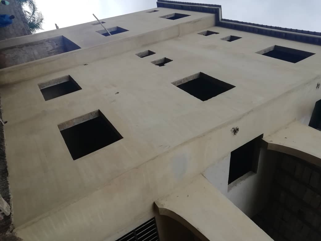N° 5342 :
                            Immeuble commercial à vendre , Legbassito, Lome, Togo : 85 000  000 XOF/vie