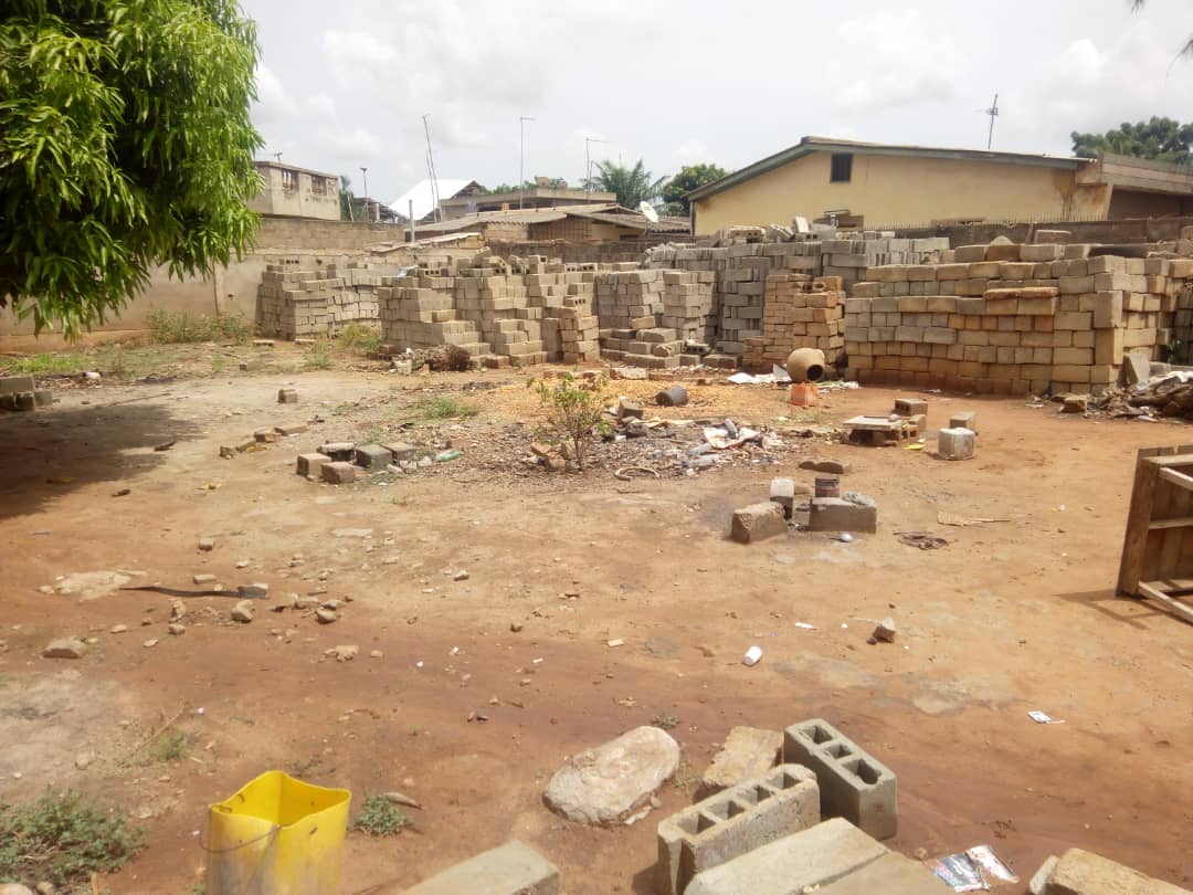 N° 4468 :
                            Terrain à vendre , Kegue, Lome, Togo : 30 000  000 XOF/vie