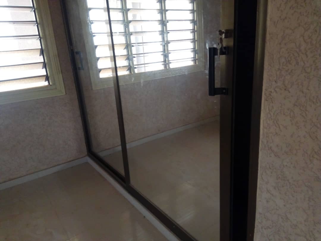 N° 4413 :
                            Villa à louer , Agoe sogbossito, Lome, Togo : 120 000 XOF/mois