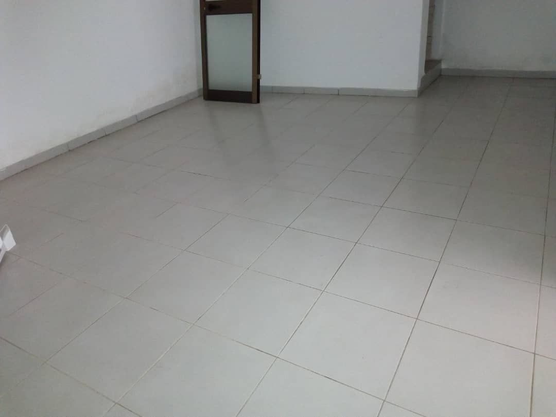 N° 4427 :
                            Chambre à louer , Agoe adjougba, Lome, Togo : 22 000 XOF/mois