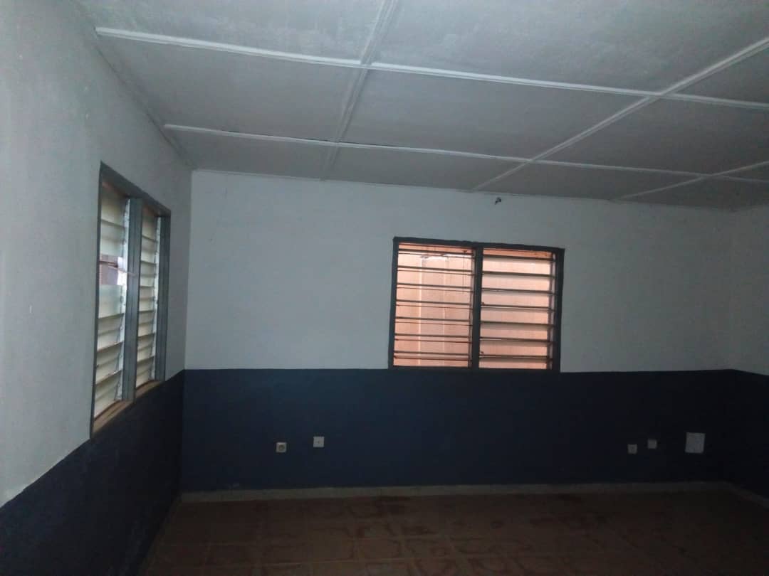 N° 4582 :
                            Villa à louer , Agoe, Lome, Togo : 60 000 XOF/mois