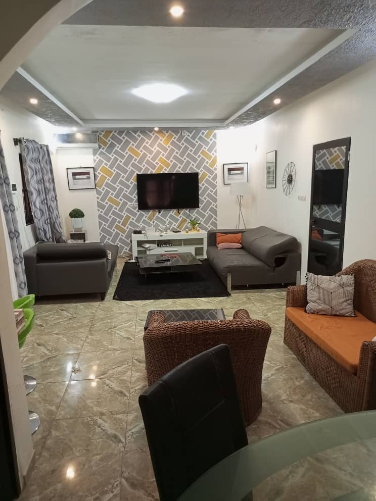 N° 5228 :
                            Villa meublée à louer , Adeticope, Lome, Togo : 350 000 XOF/mois