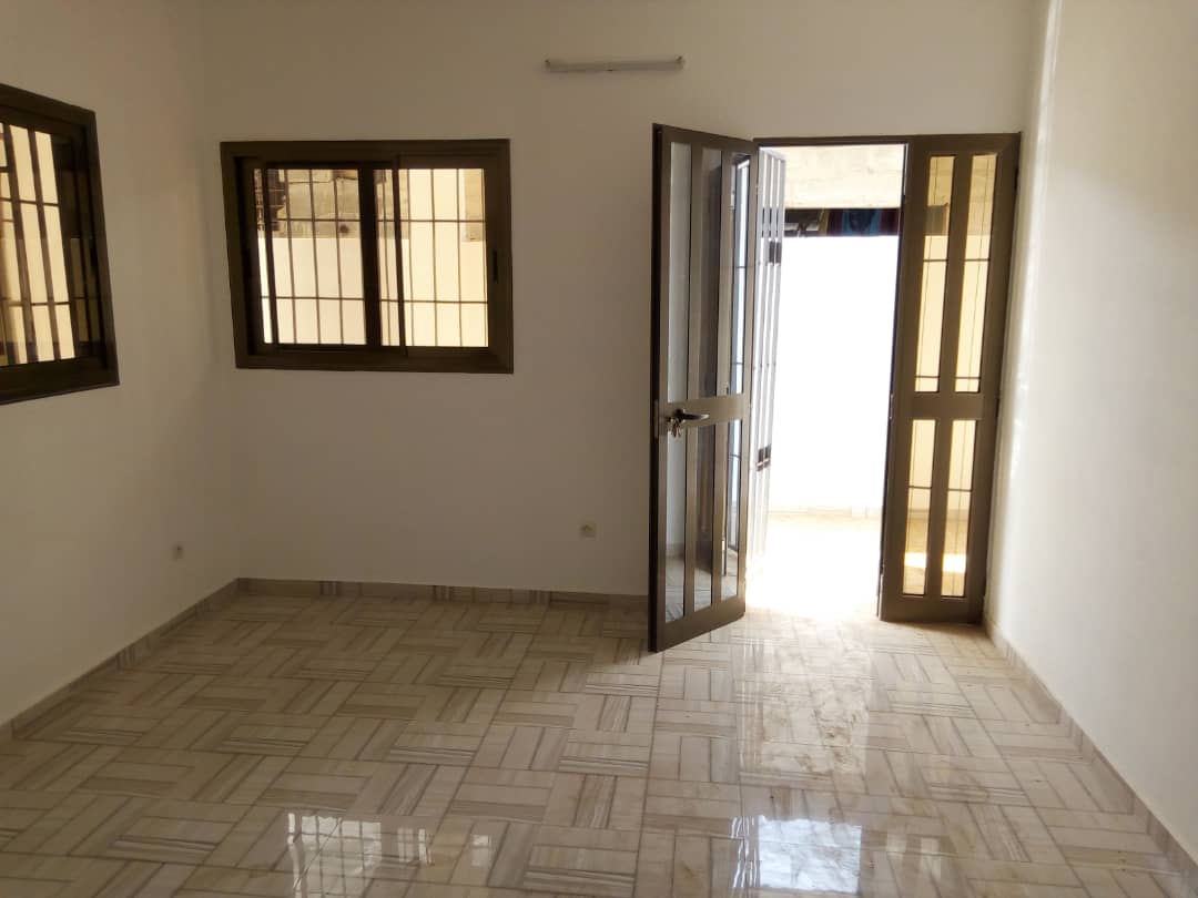 N° 4471 :
                            2 chambres salon à louer , Zanguera, Lome, Togo : 40 000 XOF/mois