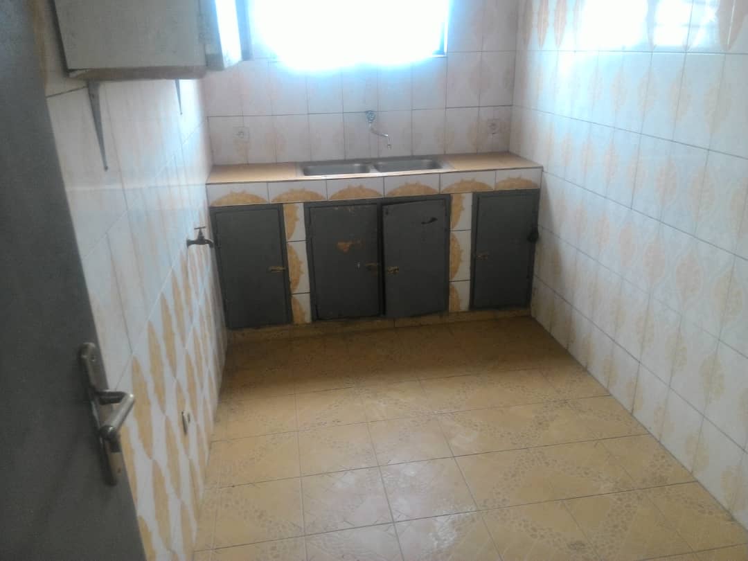 N° 4535 :
                            Appartement à louer , Entreprise de l'union, Lome, Togo : 50 000 XOF/mois