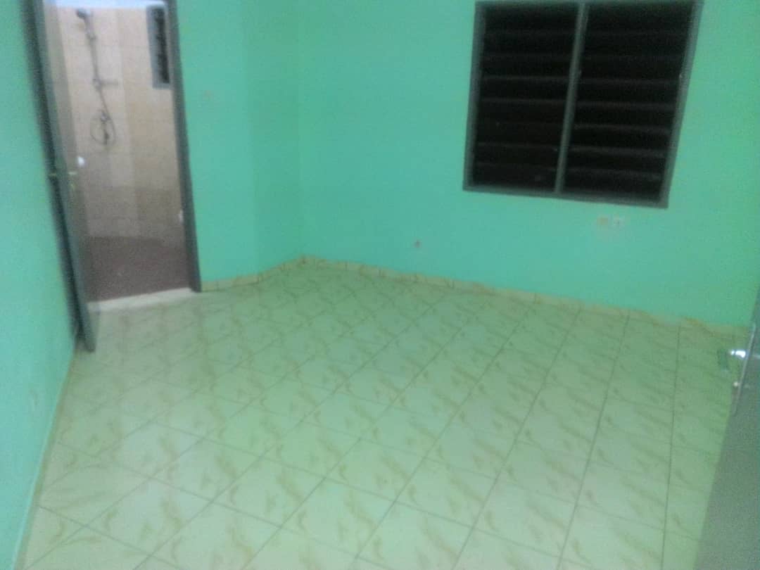N° 4534 :
                            Appartement à louer , Entreprise de l'union, Lome, Togo : 80 000 XOF/mois