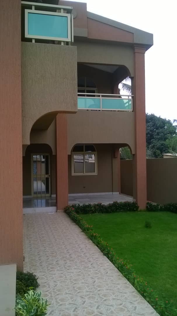 N° 4373 :
                            Villa meublée à louer ,  avepozo , Lome, Togo : 600 000 XOF/mois