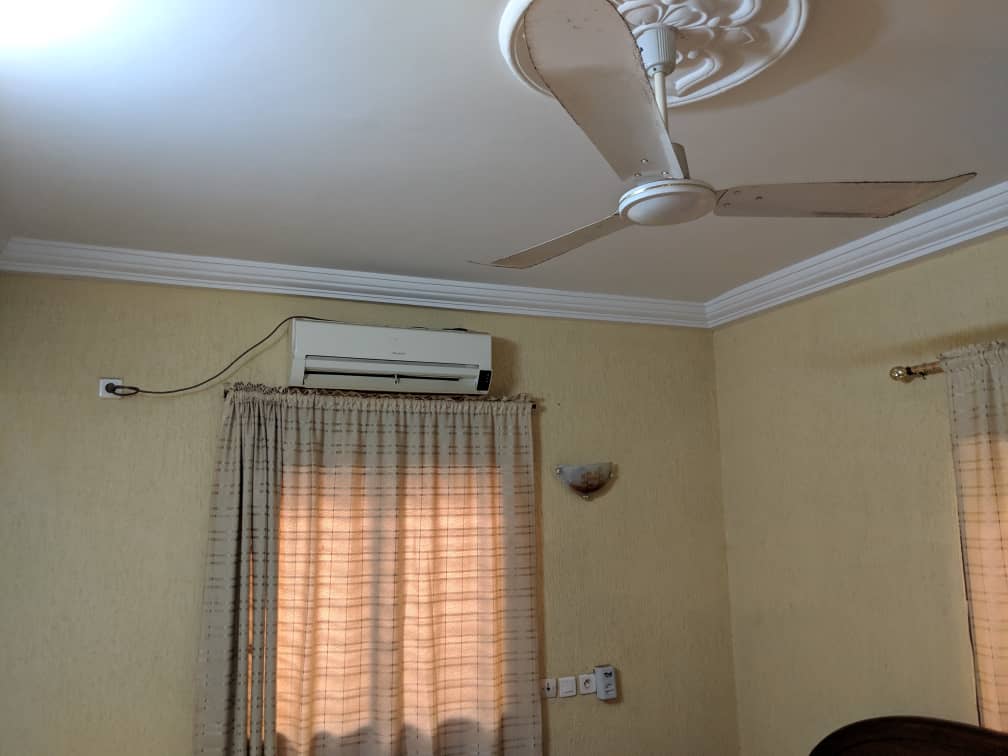 N° 4396 :
                            Villa meublée à louer , Avedji, Lome, Togo : 500 000 XOF/mois