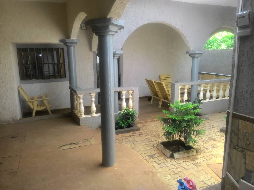 N° 4536 :
                            Villa meublée à louer , Entreprise de l'union, Lome, Togo : 400 000 XOF/mois