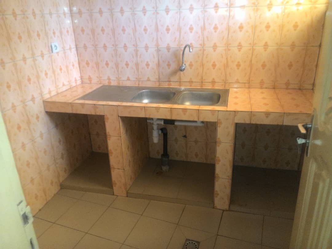N° 4324 :
                            Chambre salon à louer , Agoe , Lome, Togo : 50 000 XOF/mois