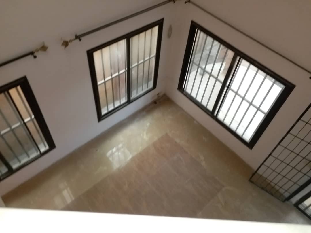N° 4434 :
                            Villa à louer , Togo 2000, Lome, Togo : 450 000 XOF/mois
