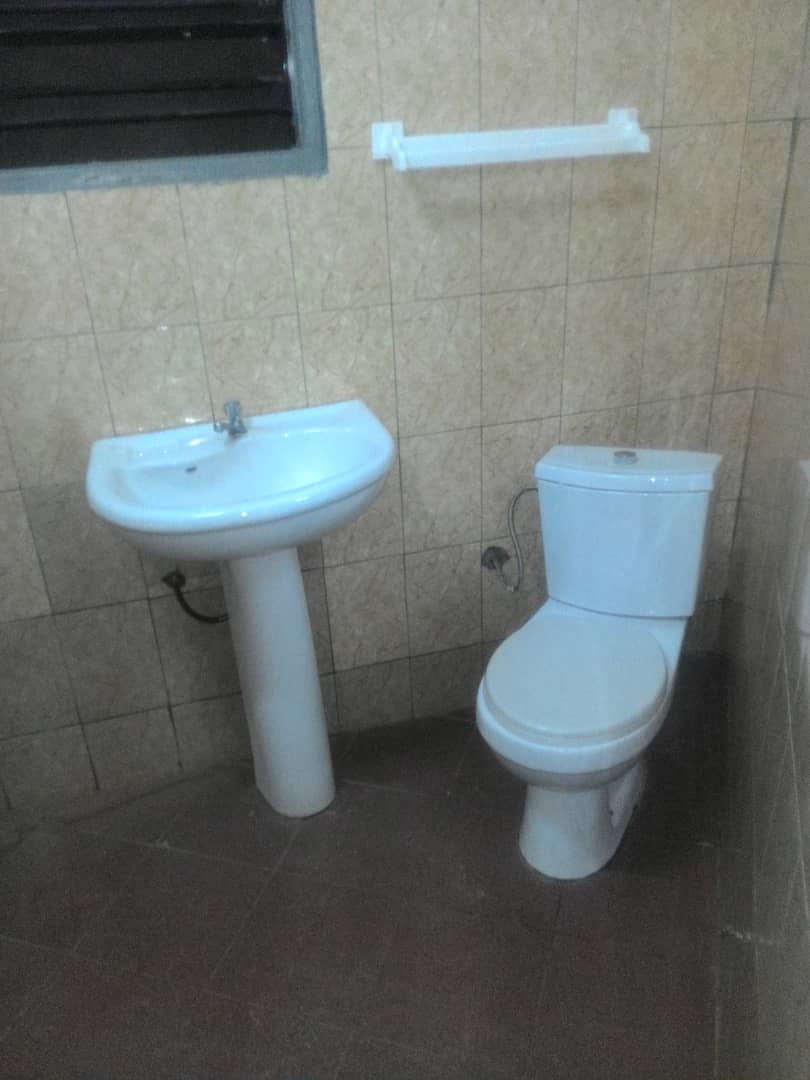 N° 4534 :
                            Appartement à louer , Entreprise de l'union, Lome, Togo : 80 000 XOF/mois