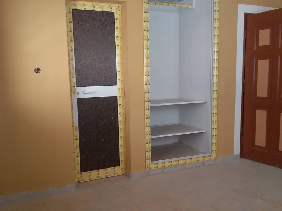 N° 4335 :
                            Appartement à louer , Adidogome, Lome, Togo : 80 000 XOF/mois