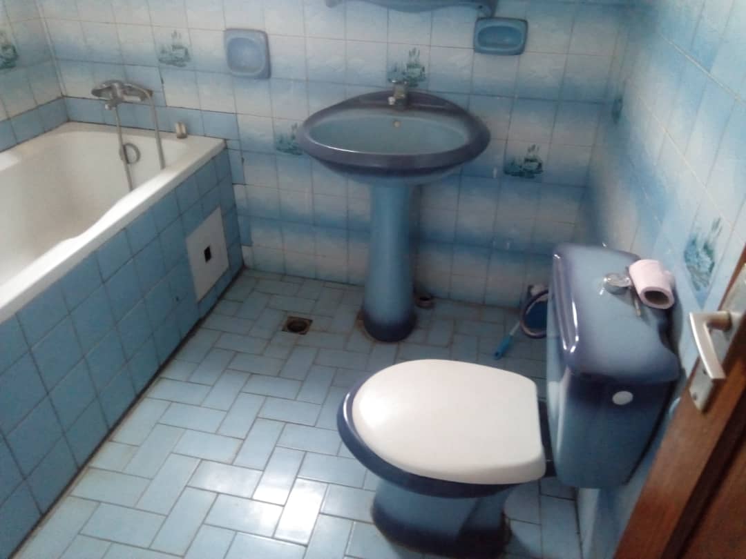 N° 4430 :
                            Villa à louer , Agbalepedo, Lome, Togo : 200 000 XOF/mois