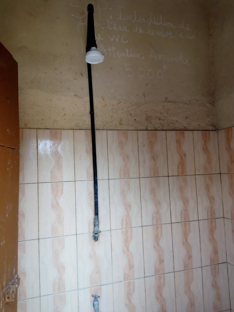 N° 4507 :
                            Chambre à louer , Agoe, Lome, Togo : 10 000 XOF/mois