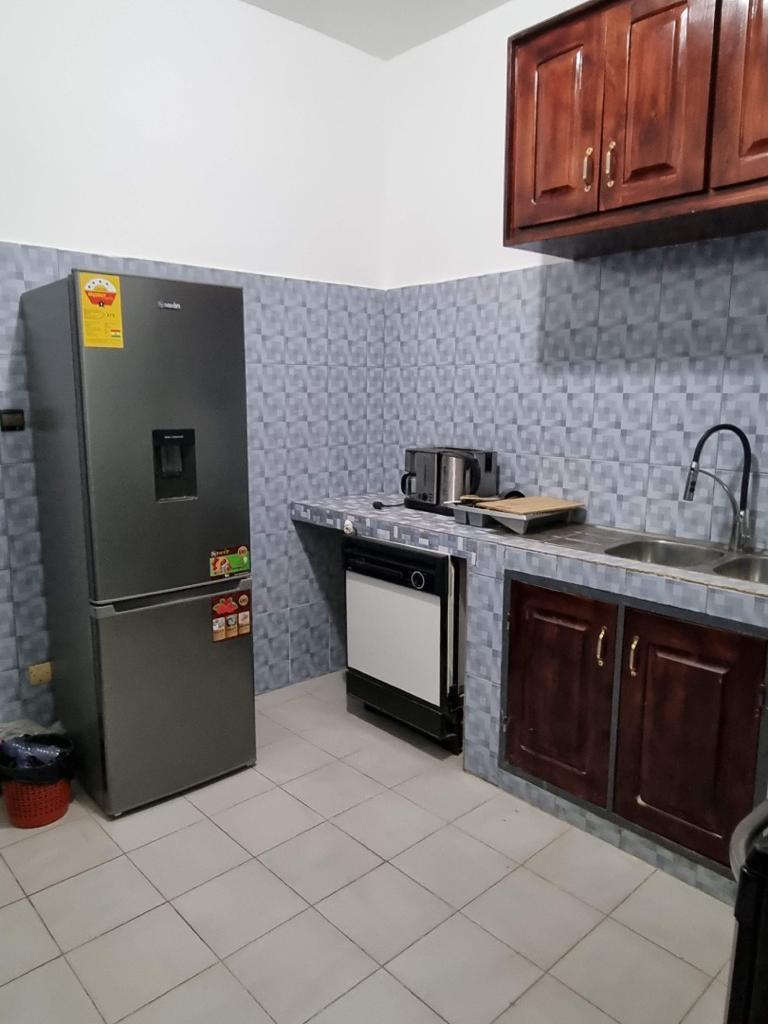 N° 5220 :
                            Villa meublée à louer , Kpogan non loin du goudron, Lome, Togo : 800 000 XOF/mois