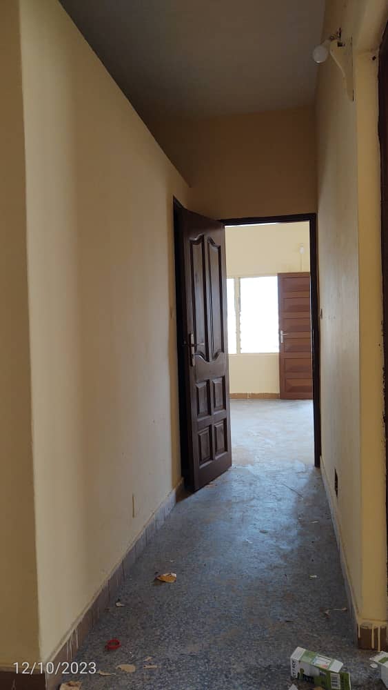 N° 5398 :
                            Villa à louer , Totsi , Lome, Togo : 300 000 XOF/mois