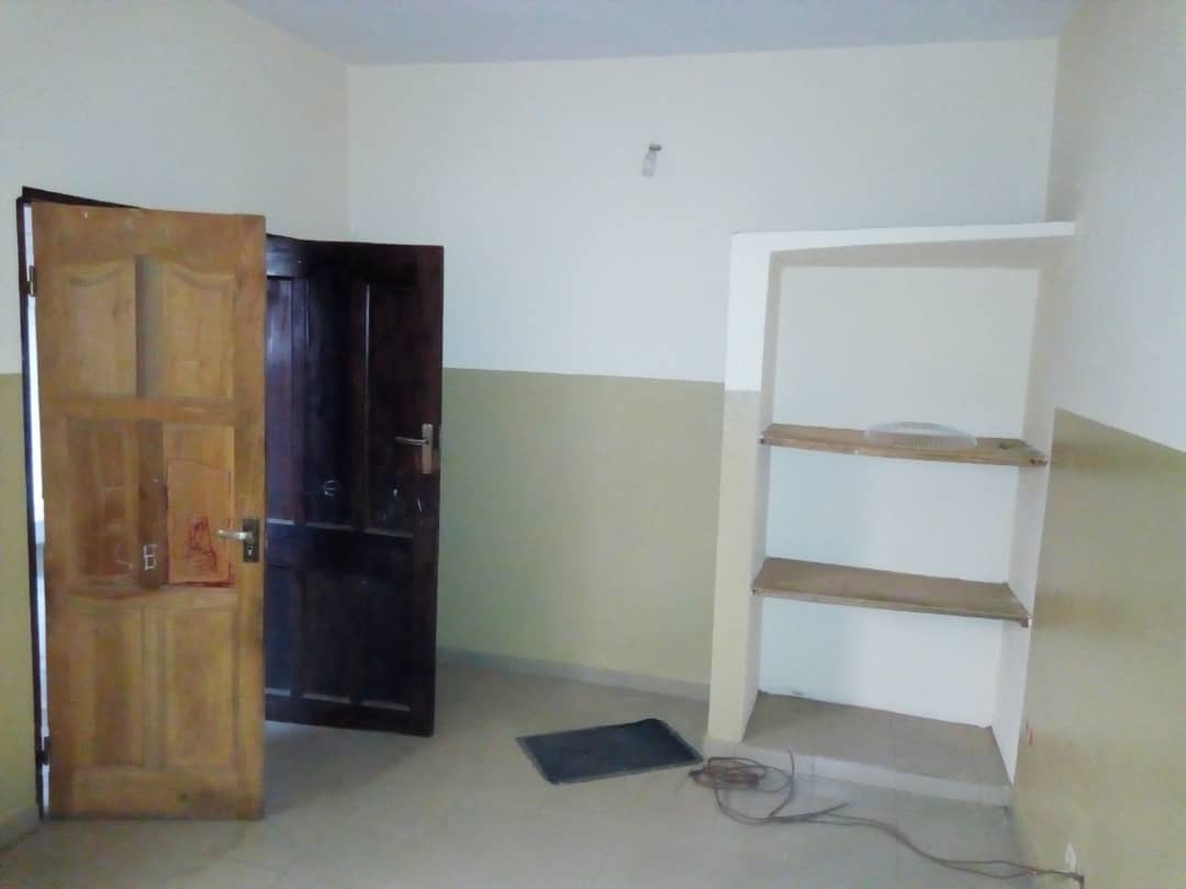 N° 4453 :
                            Villa à louer , Agoe, Lome, Togo : 70 000 XOF/mois