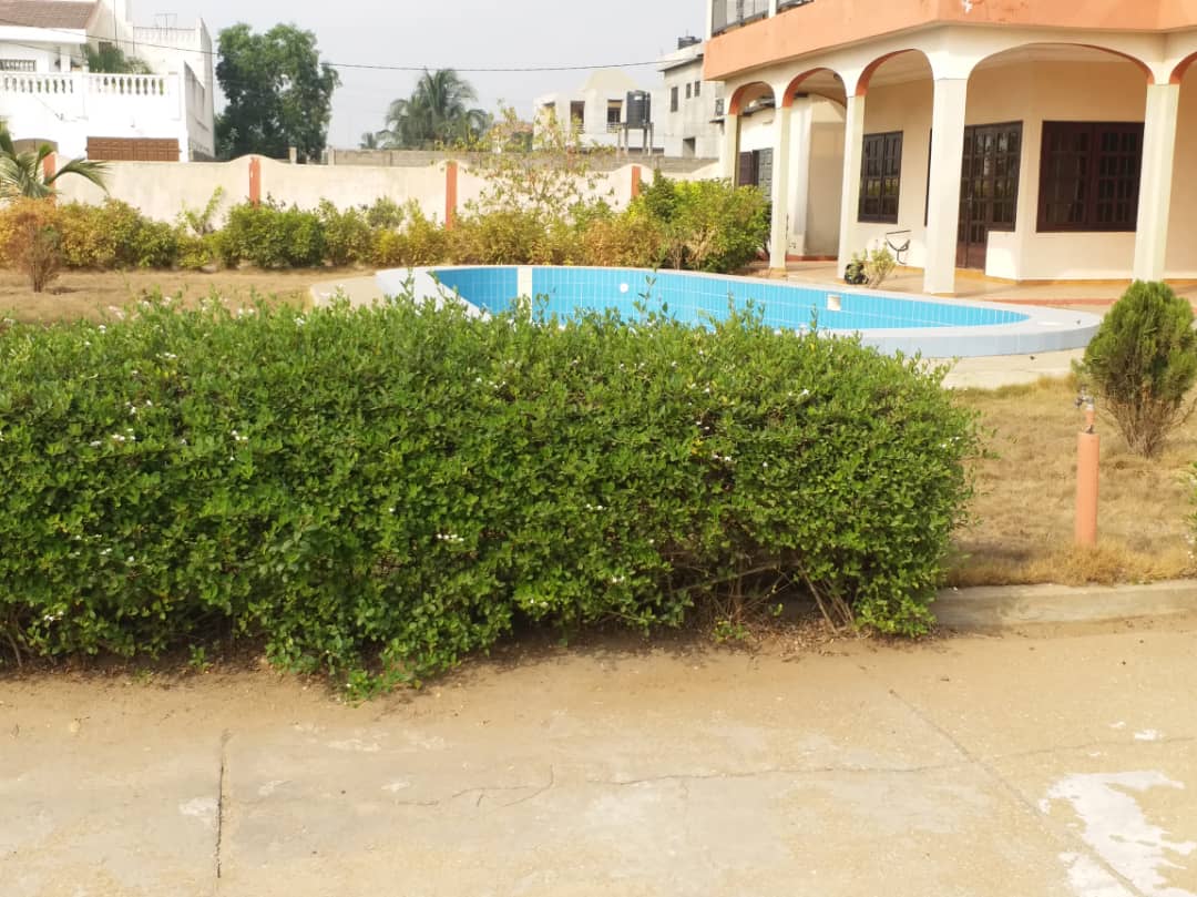 N° 4424 :
                            Villa à vendre , Avepozo, Lome, Togo : 250 000  000 XOF/vie