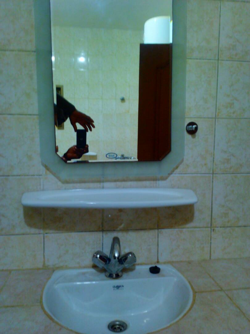 N° 4351 :
                            Appartement meublé à louer , Avepozo , Lome, Togo : 300 000 XOF/mois