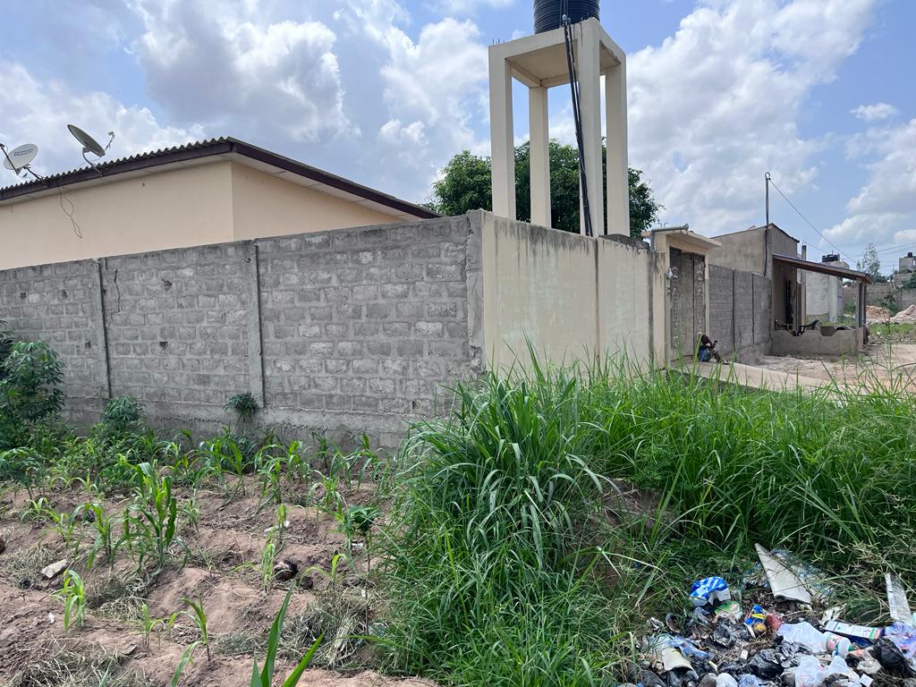 N° 5327 :
                            Terrain à vendre , Kohe, Lome, Togo : 13 500  000 XOF/vie