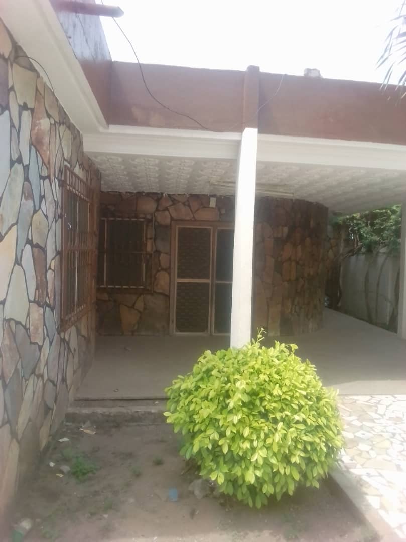 N° 4532 :
                            Villa à louer , Novissi, Lome, Togo : 150 000 XOF/mois