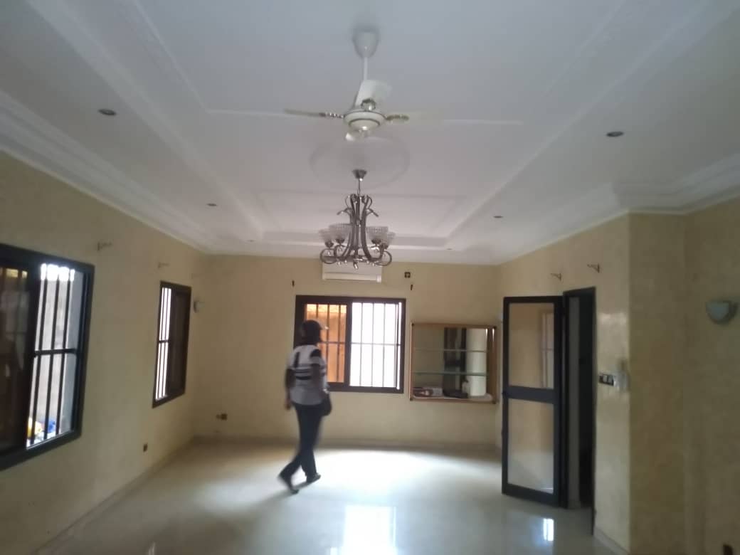 N° 4778 :
                            Villa à louer , Adidogome , Lome, Togo : 100 000 XOF/mois