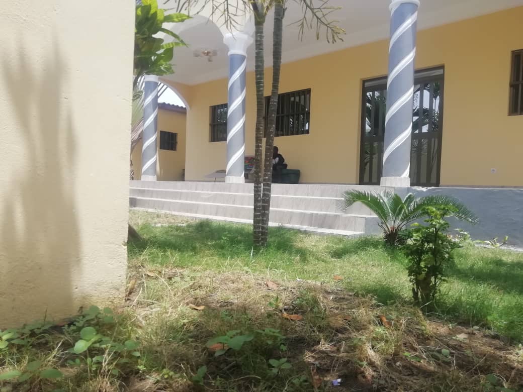 N° 5245 :
                            Villa à louer , Avepozo, Lome, Togo : 550 000 XOF/mois