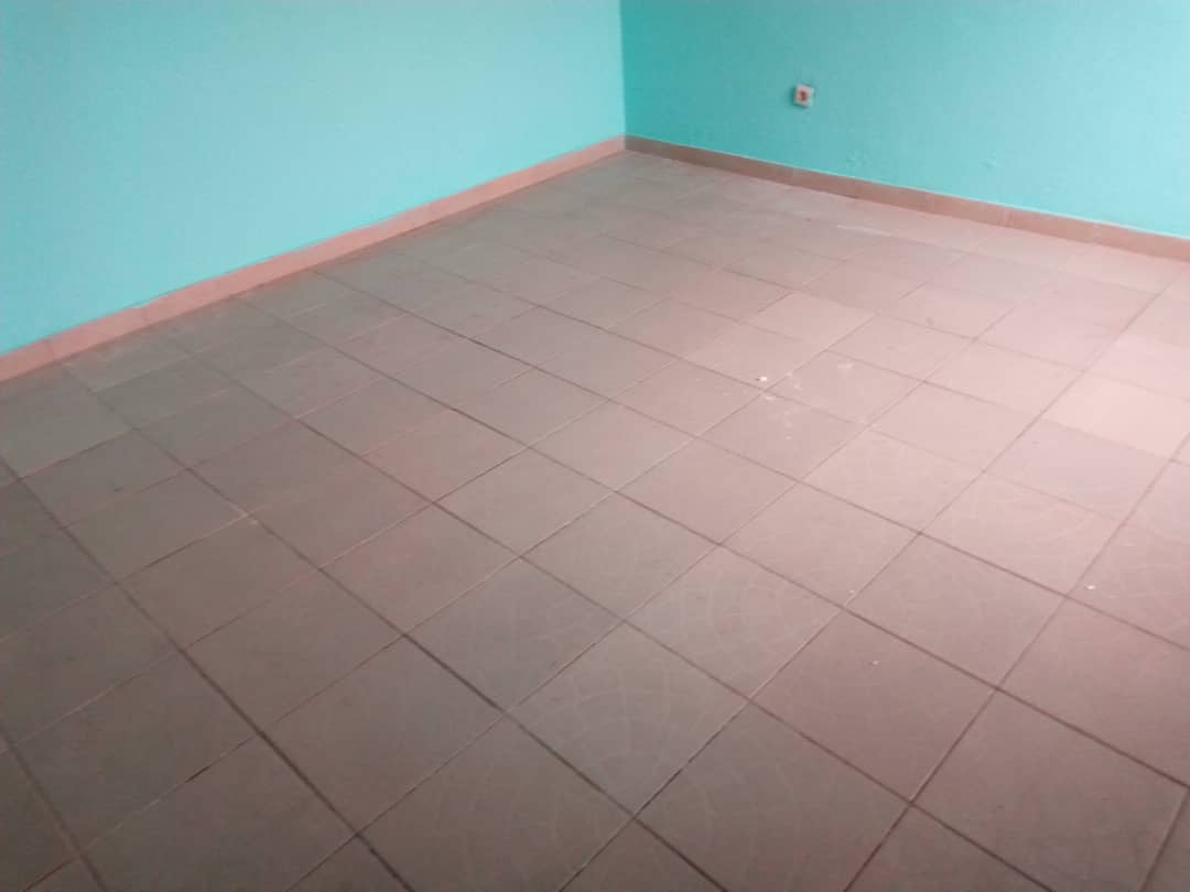 N° 4332 :
                            Appartement à louer , Avedji, Lome, Togo : 50 000 XOF/mois