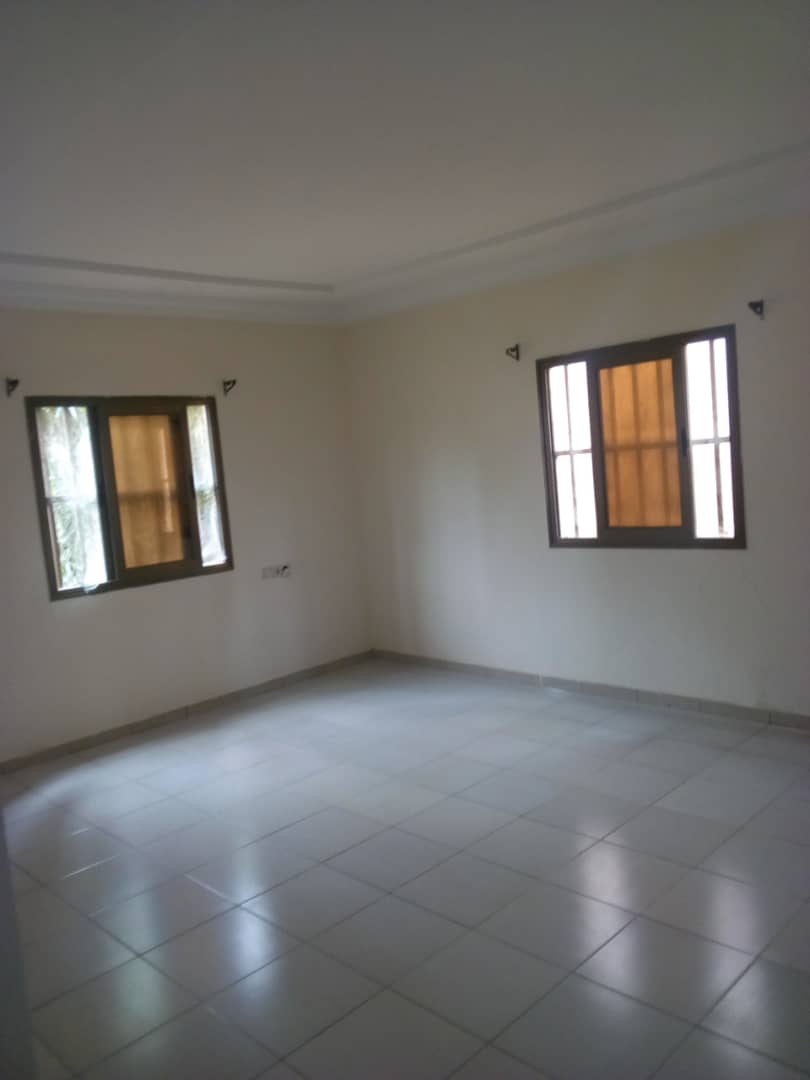 N° 4322 :
                            Villa à louer , Klikame, Lome, Togo : 250 000 XOF/mois