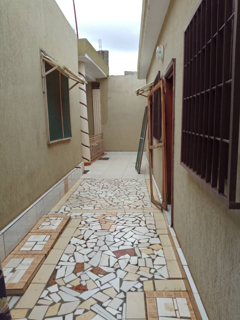 N° 4325 :
                            Chambre salon à louer , Adidogome, Lome, Togo : 50 000 XOF/mois