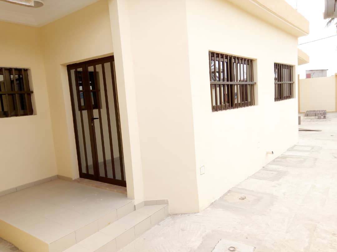 N° 4466 :
                            Chambre salon à louer , Avedji, Lome, Togo : 45 000 XOF/mois
