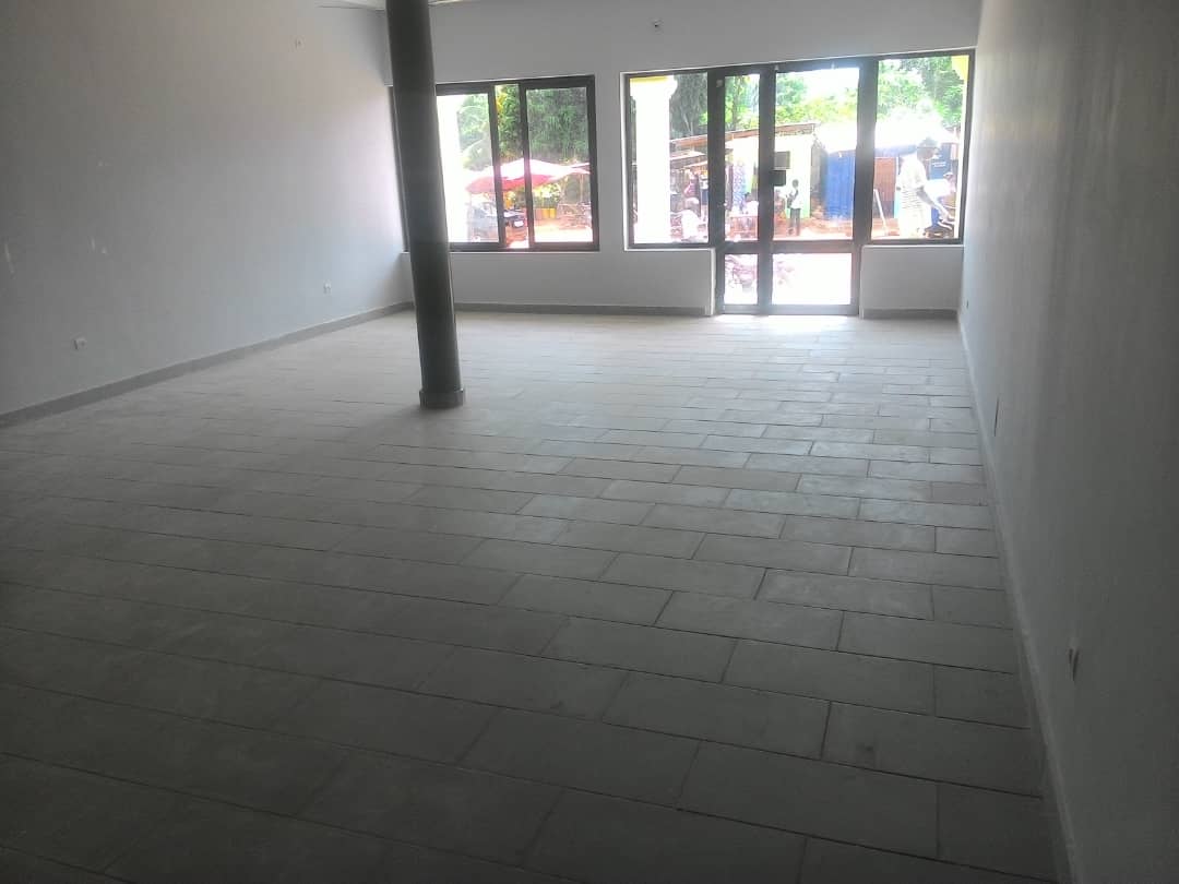 N° 4370 :
                            Magasin à louer ,  amadahome, Lome, Togo : 75 000 XOF/mois