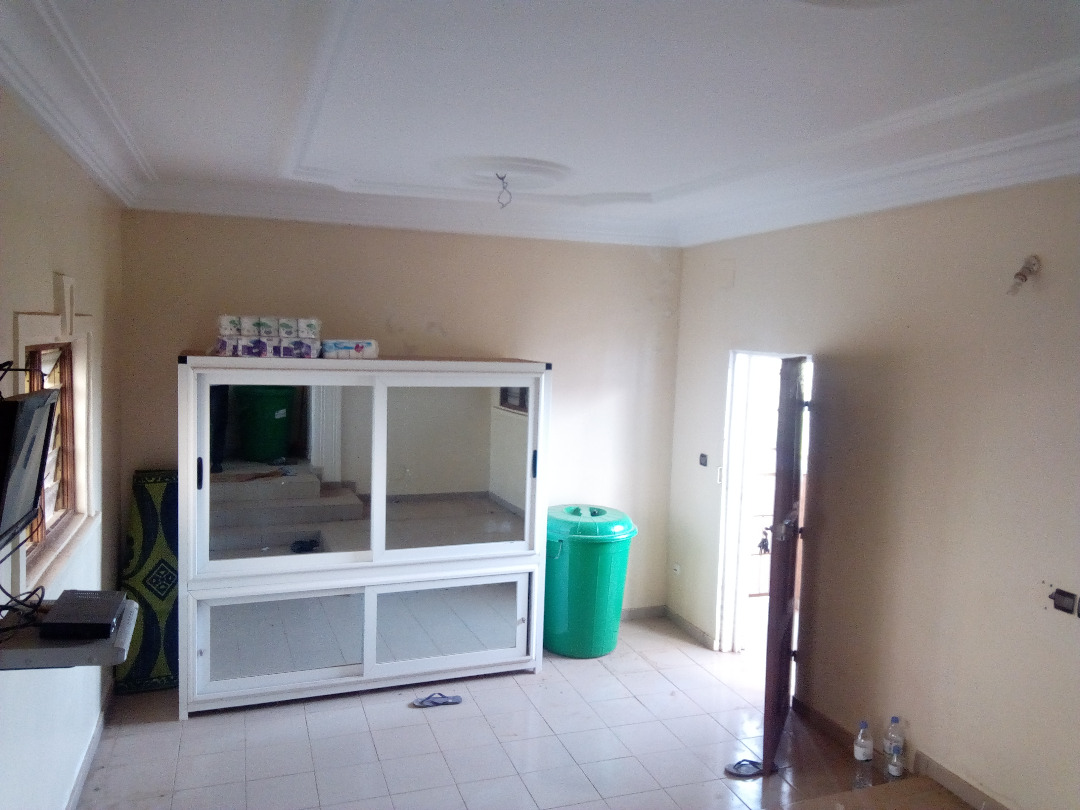 N° 4170 :
                            Villa à vendre , Zanguera, Lome, Togo : 150 000  000 XOF/vie