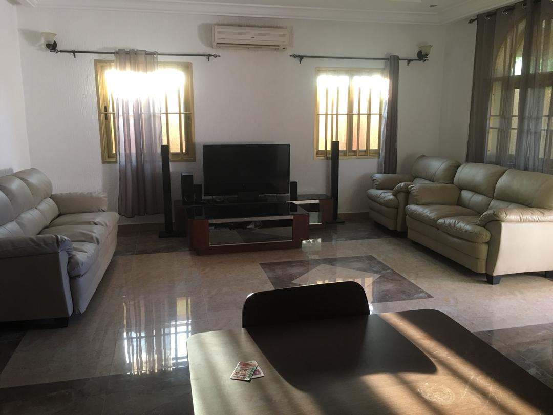 N° 4374 :
                            Villa meublée à louer ,  avepozo , Lome, Togo : 500 000 XOF/mois