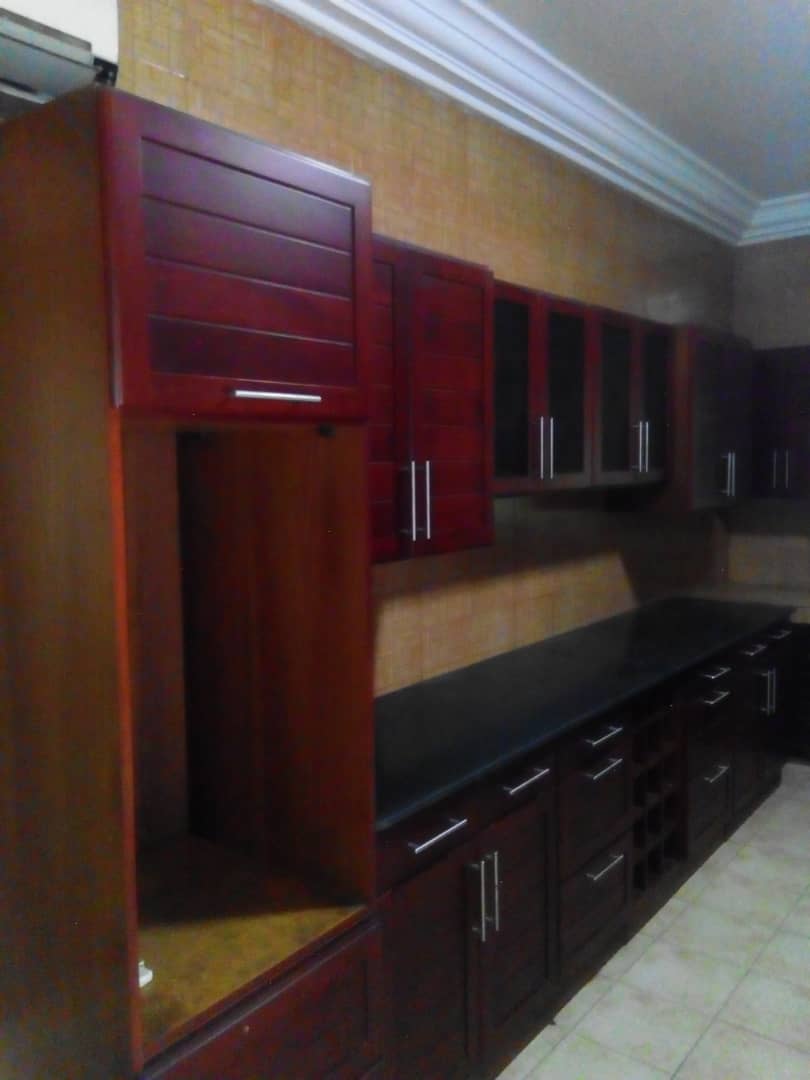 N° 4511 :
                            Villa meublée à louer , Hedzranawoe, Lome, Togo : 850 000 XOF/mois
