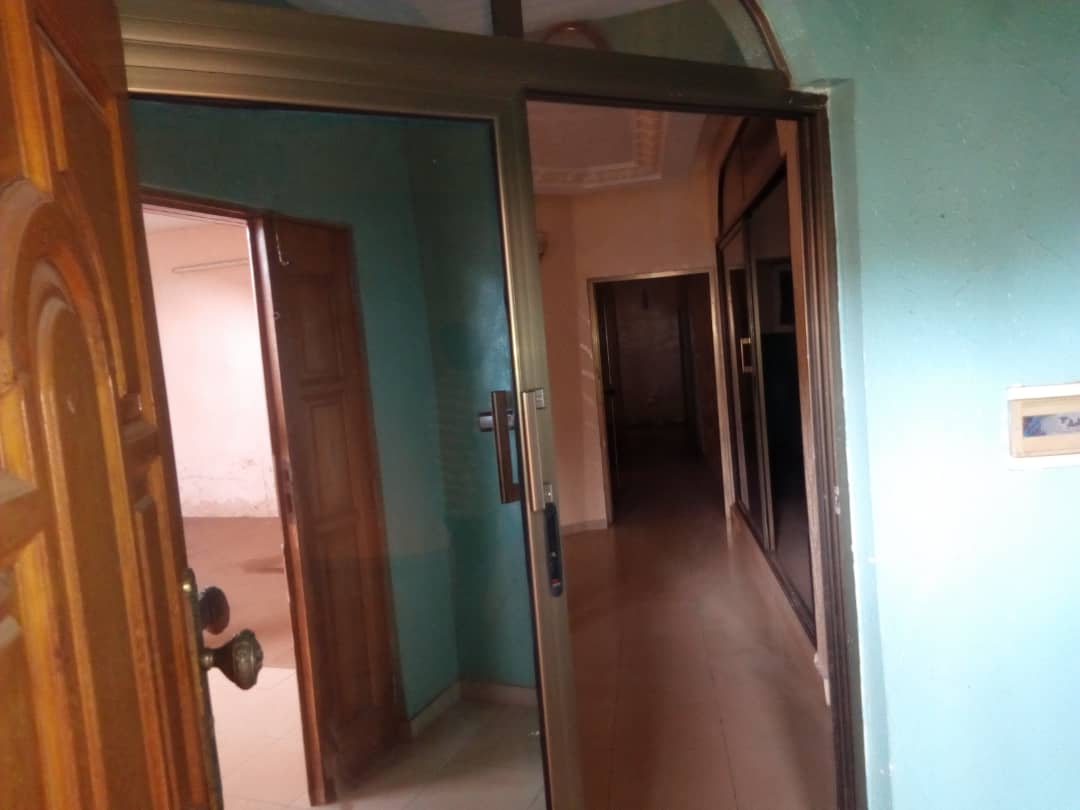 N° 4410 :
                            Villa à louer , Agoe assiyeye, Lome, Togo : 150 000 XOF/mois