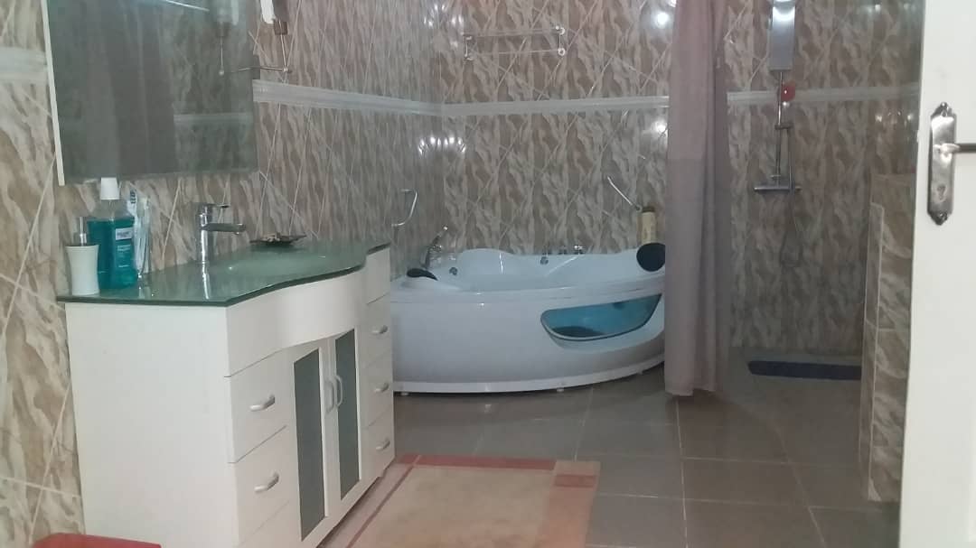 N° 4340 :
                            Villa à louer , Baguida, Lome, Togo : 1 300  000 XOF/mois