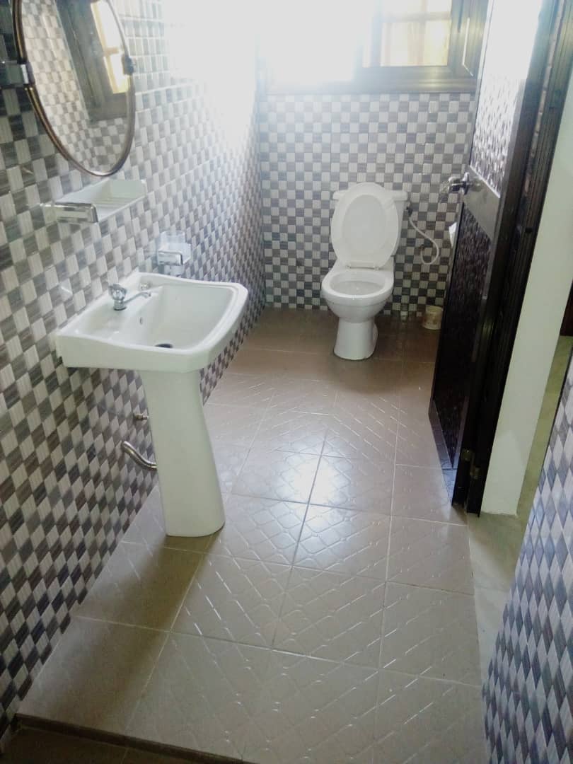 N° 4888 :
                            Appartement meublé à louer , Tokoin, Lome, Togo : 450 000 XOF/mois